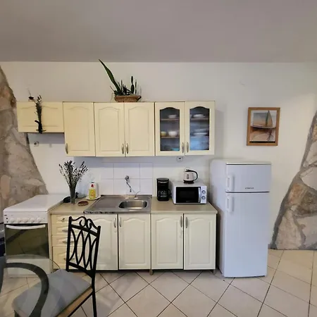 Apartment With Private Parking Self Check In