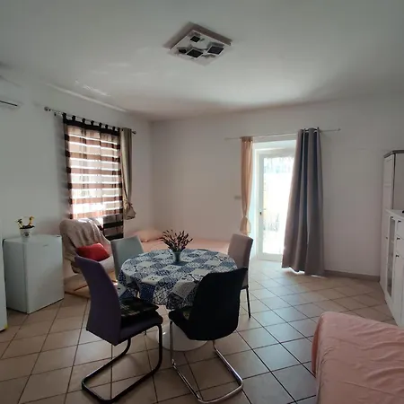 Apartment With Private Parking Self Check In