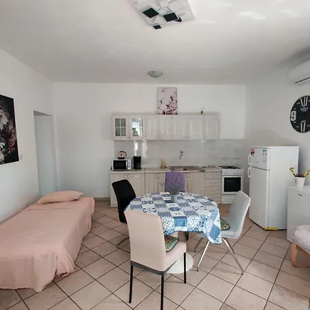 Apartment With Private Parking Self Check In