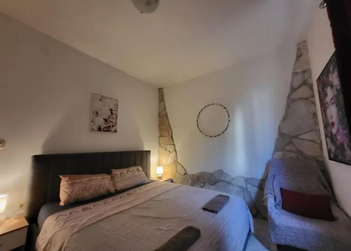 With Private Parking Self Check In