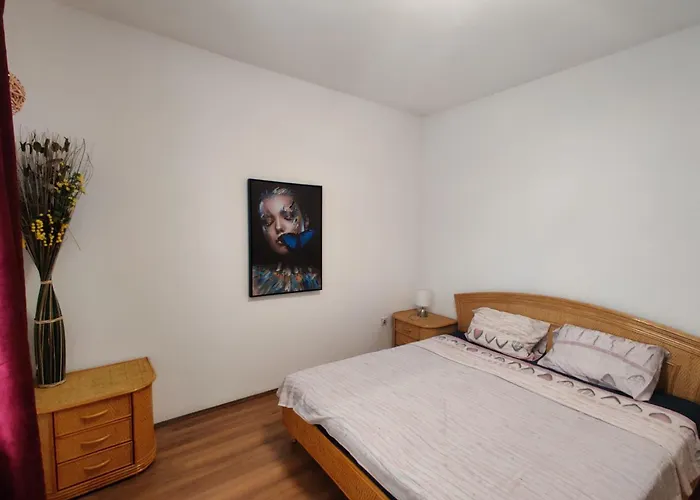 With Private Parking Self Check In Апартаменти *