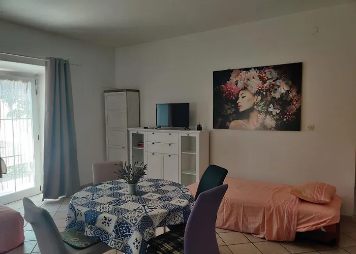 With Private Parking Self Check In