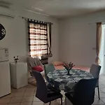 With Private Parking Self Check In Apartman