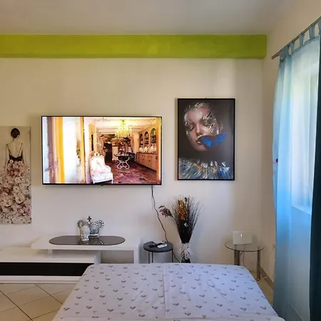 With Private Parking Self Check In Пула