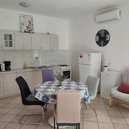 With Private Parking Self Check In Daire