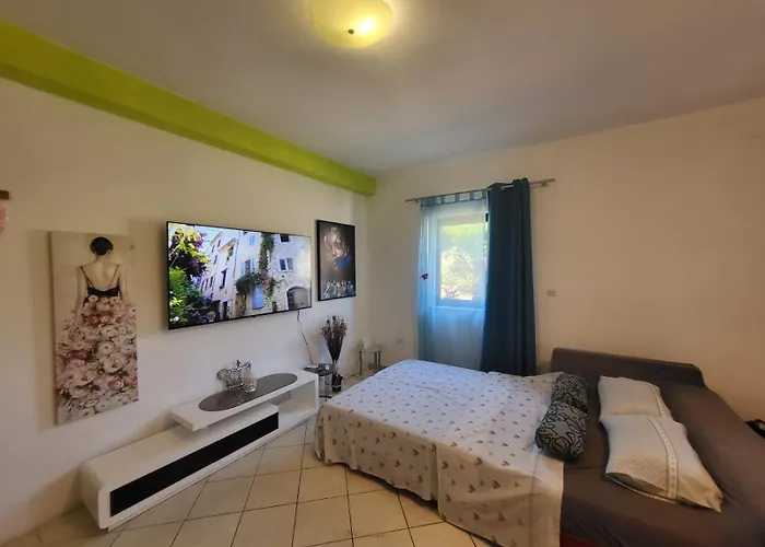 With Private Parking Self Check In Διαμέρισμα Πούλα