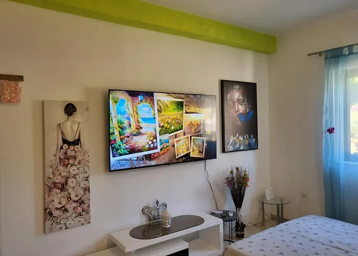 Διαμέρισμα With Private Parking Self Check In Πούλα