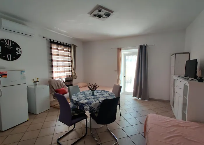 Apartment With Private Parking Self Check In