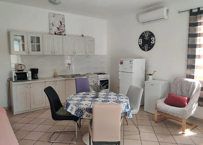 With Private Parking Self Check In Διαμέρισμα