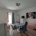 Διαμέρισμα With Private Parking Self Check In